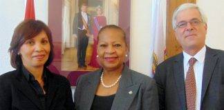 Minister Plenipotentiary Fleming-Artsen receives courtesy visit from Dutch Second Chamber of Parliament Secretary General De Lange