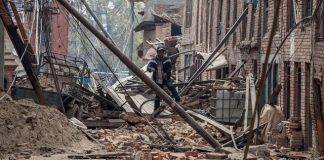BBC: Nepal on 'war footing' as quarter of population hit by quake