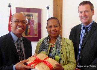 Minister Plenipotentiary Fleming-Artsen assists Foundation Secondary Education Windward Islands during working visit