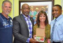 Minister TEATT Connor receives a visit from the Gagnone’s family long-time tourist visitors