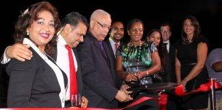 Prime Minister Gumbs says Caribbean Auto Investment in Sint Maarten Reveals Confidence in Economy