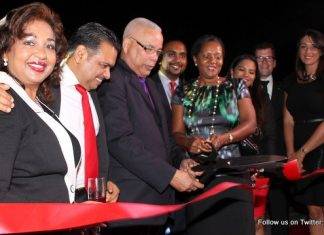 Prime Minister Gumbs says Caribbean Auto Investment in Sint Maarten Reveals Confidence in Economy