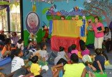 Spectacular puppet show at the library