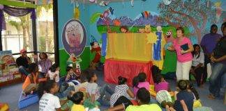 Spectacular puppet show at the library