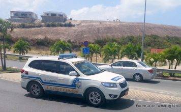 Agentes de Aduanas interceptaron más de $12000 en el Aeropuerto