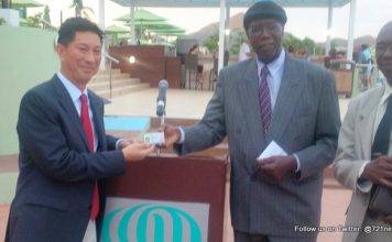 Grassroot movement gives Lee ID card