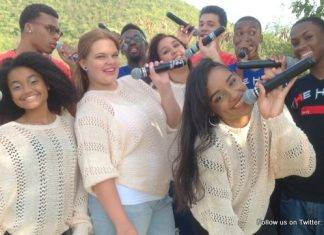 Island Gems donates wireless mics to Arias