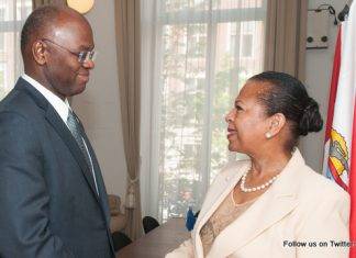 Minister Plenipotentiary Fleming-Artsen receives courtesy visit from Governor Holiday