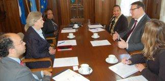 Ministers Plenipotentiary Meet with National Committee 4 and 5 May at Aruba House