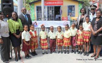 Minister Connor attends Oranje School Anti-bullying session