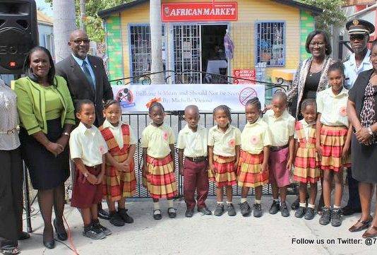 Minister Connor attends Oranje School Anti-bullying session