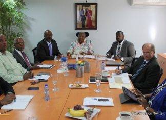 Minister TEATT Meets with Council of Advice