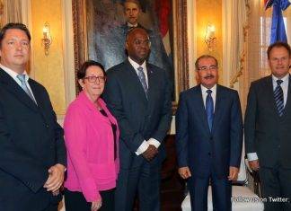 PRESIDENTE DANILO MEDINA RECIBE A GOBERNADOR DE SAN MARTÍN