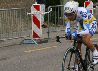 La Présidente Hanson adresse ses chaleureuses félicitations au club cycliste VCG