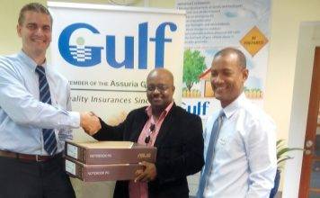 Gulf Insurances donates computers to USM