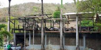 Part of treelounge at the loterie farm went up in flames