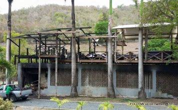 Part of treelounge at the loterie farm went up in flames