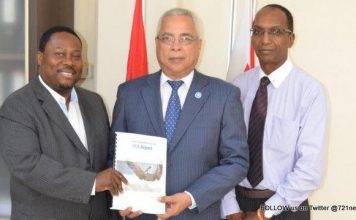 Prime Minister Gumbs receives 2014 Annual Report from Corporate Governance Council