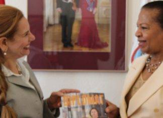 Minister Plenipotentiary Fleming-Artsen receives second volume of the Diplomatic Magazine ‘Diplomat’