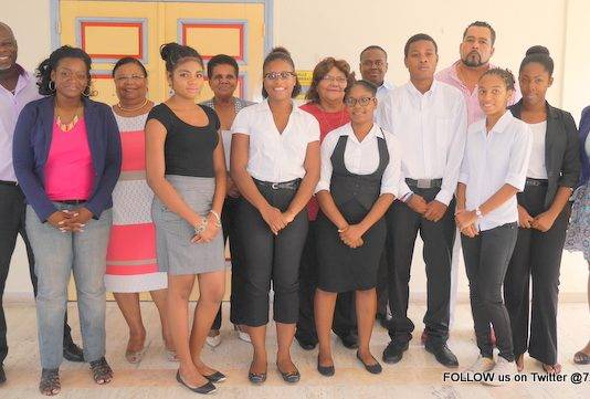 Le conseil exécutif présidé par Aline Hanson a reçu, jeudi 16 juillet 2015, une délégation de six membres du conseil territorial des Jeunes de Saint-Martin, menée par la jeune présidente Grace Bauger.