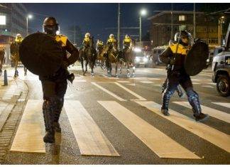 16 aanhoudingen in Schilderswijk, ME moest vluchten