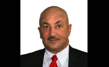 Former Minister of Finance of the Netherlands Antilles Frank Mingo (68) passed away at a hospital in Medellin, Colombia.