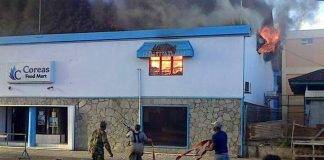 Saint Vincent: Video of fire at Coreas Mini Mart in Kingston