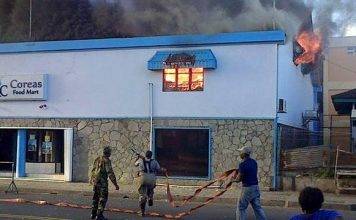 Saint Vincent: Video of fire at Coreas Mini Mart in Kingston