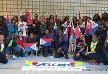 Minister Plenipotentiary Fleming-Artsen arrives in the Netherlands with Sint Maarten students