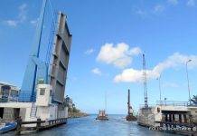 Man Jumps off Simpson-Bay Bridge