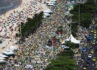 Brazilian protesters call for President Dilma Rousseff's impeachment