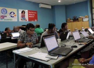 Library re-opens computer courses for seniors