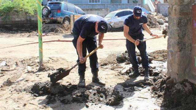 VIDEO Defensie Caribisch Gebied: De eerste hulpgoederen van de WHO en de PANHO