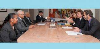 Prime Minister Gumbs meets with Dutch Minister of Foreign Affairs Koenders