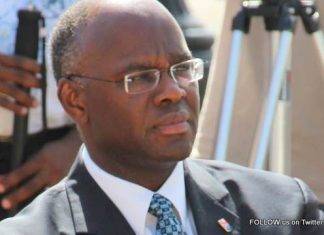 El Governor Holiday realiza consultas sobre los resultados de las elecciones