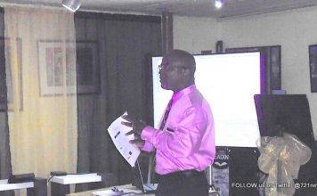 Information sessions on insurance, financial planning, the Ombudsman and labor law at the library