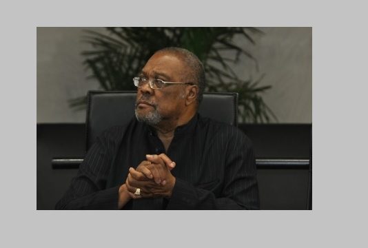 Former Justice Minister says citizens should be allowed to protect themselves
