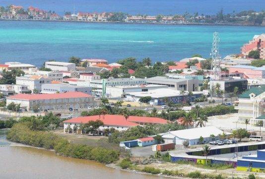 A residentes de la costa se les aconseja tener preparados planes contra tormentas e inundaciones