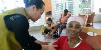 Tzu Chi volunteers pamper St. Martin’s Home clients