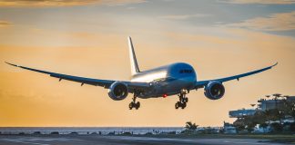 Fiona van Kampen wins Toppix photo competition with a “dream” landing shot at SXM Airport
