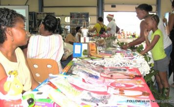 Christmas market at the library