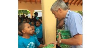 Member of Parliament “Theo gives away 60.000 pencil cases”