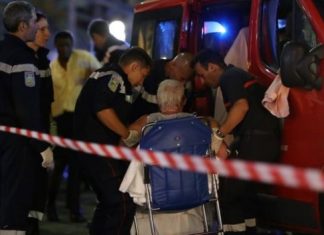 Attack in Nice: Many dead as lorry hits crowd