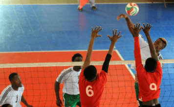 Antigua and Barbuda dissects Dominica in three sets
