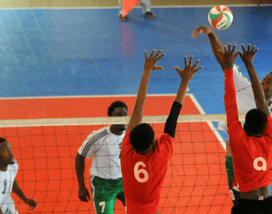 Antigua and Barbuda dissects Dominica in three sets