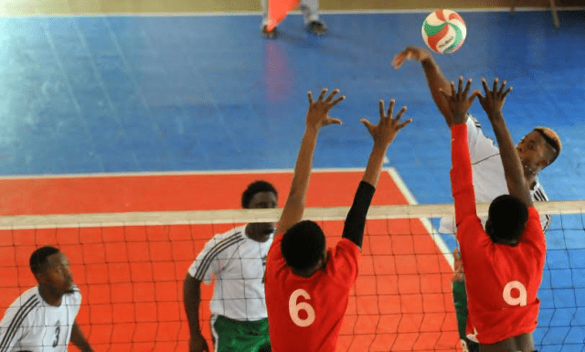 Antigua and Barbuda dissects Dominica in three sets