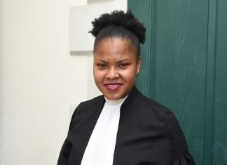 Mackeson presenta queja oficial por maltrato policial en la Oficina Nacional de Detectives