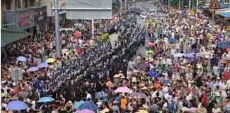 China incinerator plans lead thousands to protest