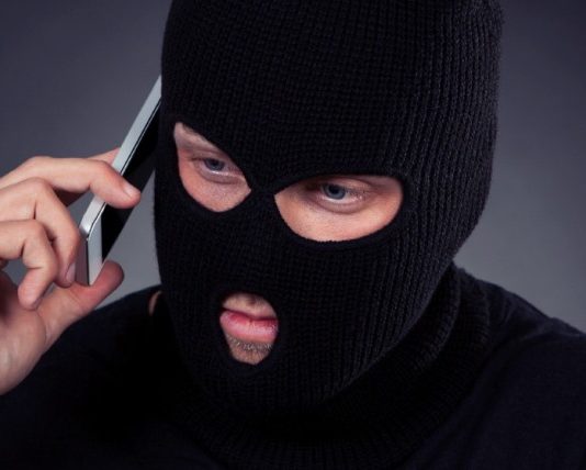 Onderdelen zwaar materieel weg genomen; politie vraagt hulp van gemeenschap bij opsporing dieven