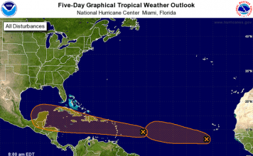 UPDATE : Tropical wave 700 miles east of the Lesser Antilles